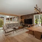 Luxurious Flat With Terrace Stunning Views グスタード