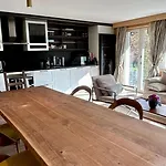 Luxurious Flat With Terrace Stunning Views グスタード